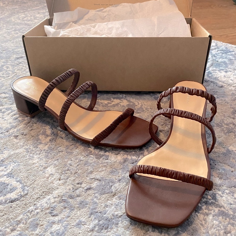 Reformation Assunta Strappy Block Heel Mule marion neutral